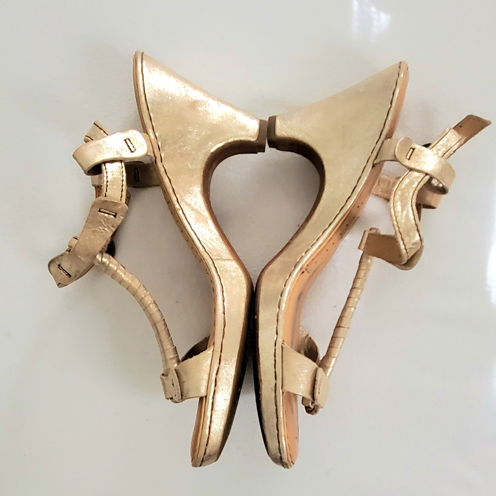 🎀Born Metallic Gold Sandals🎀 - Picture 8 of 12